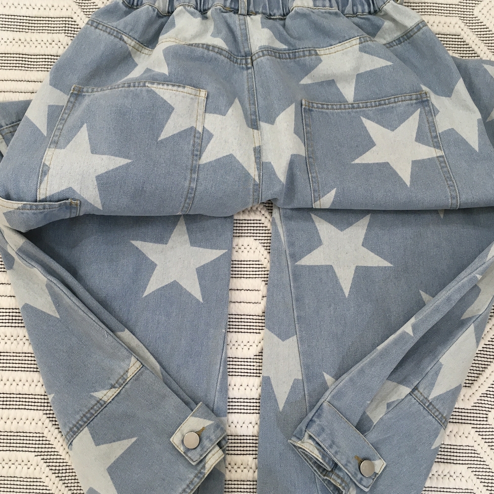 BiBi NWT Light Blue Star-Patterned Flare Jeans Size Large.